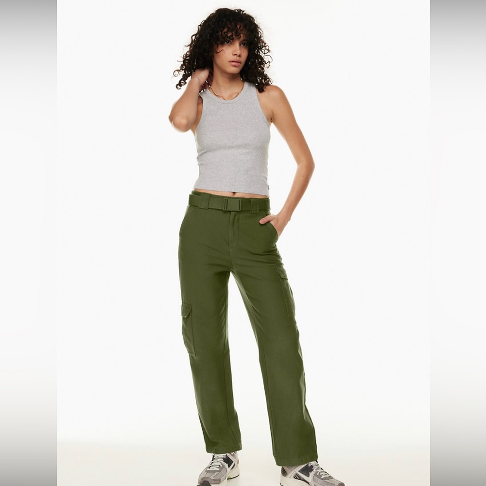 Aritzia TNA Curtis cargo in GD Fatigue size M